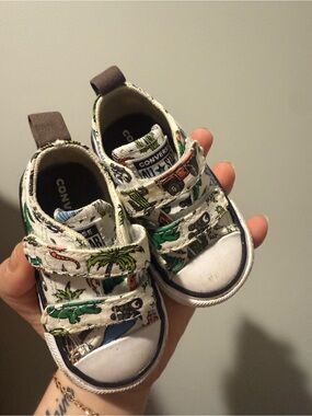 Converse Kids White Tropical Print Low-Top Sneakers with Green and Blue Accents